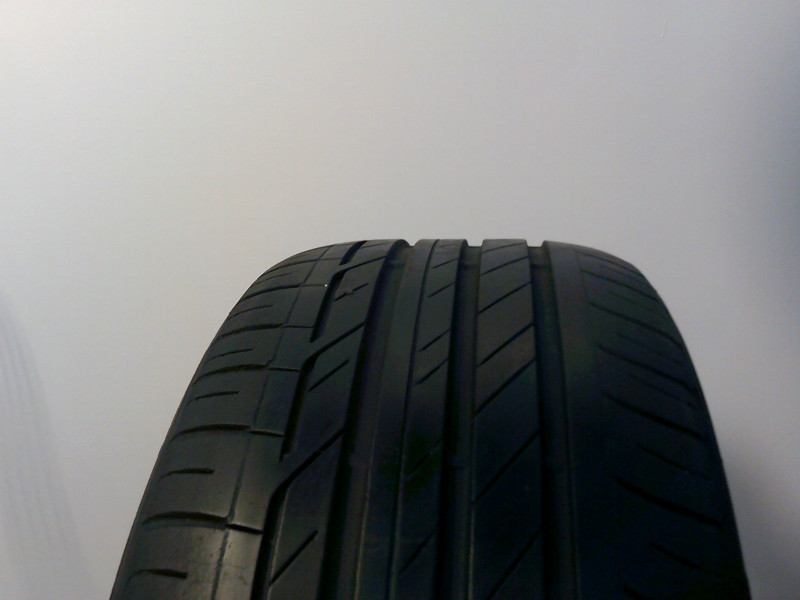 Bridgestone T001 pneumatiky