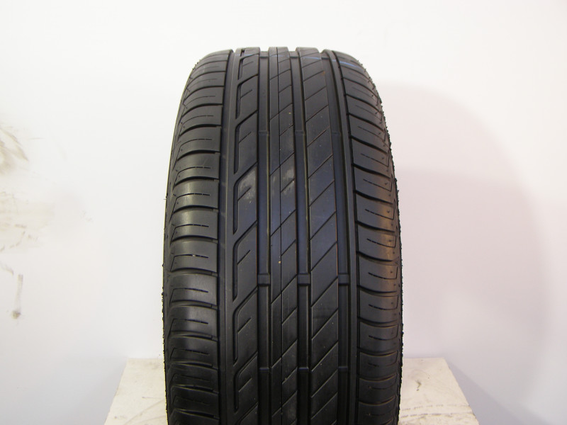 Bridgestone T001 pneumatiky