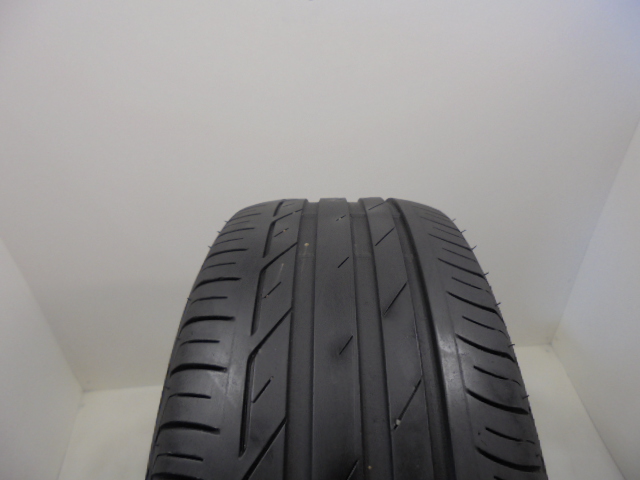 Bridgestone T001 pneumatiky