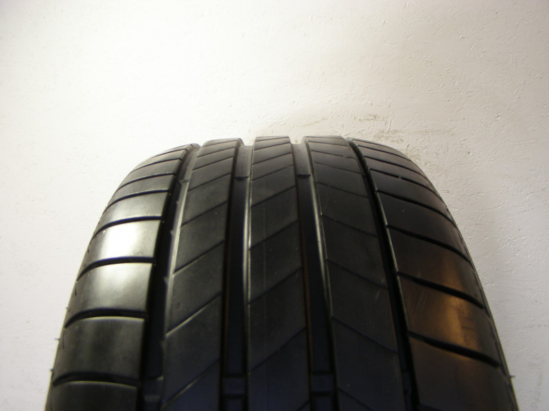 Bridgestone T005 pneumatiky