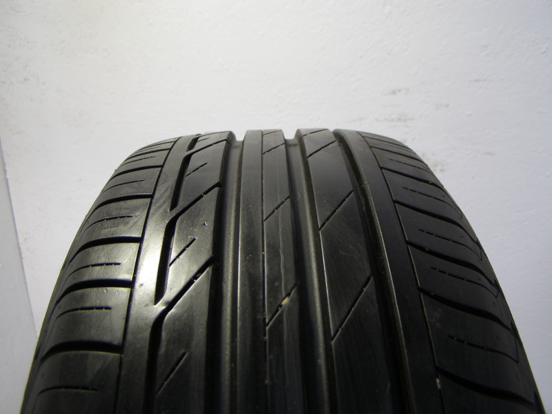 Bridgestone T001 pneumatiky