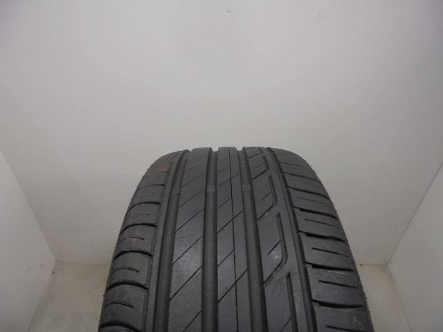 Bridgestone T001 pneumatiky