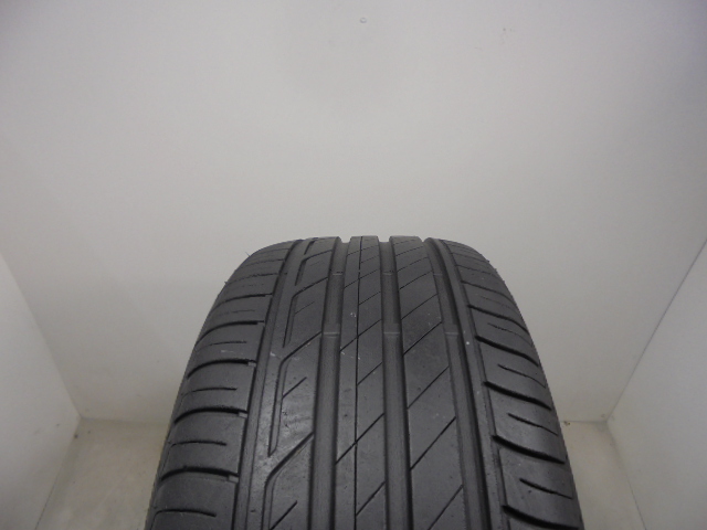 Bridgestone T001 pneumatiky