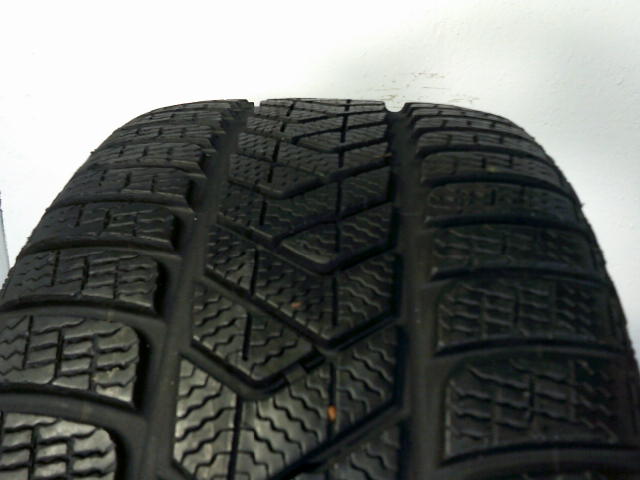 Pirelli Sottozero 3 pneumatiky
