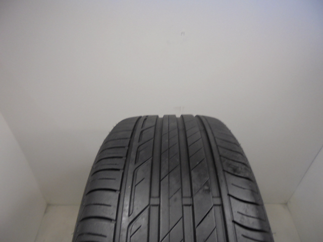 Bridgestone T001 pneumatiky