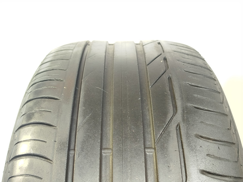 Bridgestone T001 pneumatiky
