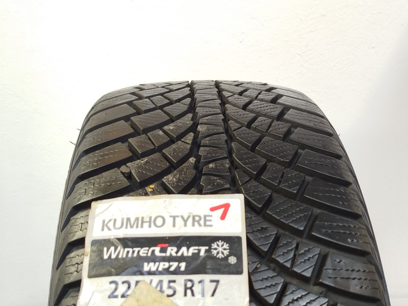 Kumho WP71 Wintercraft pneumatiky