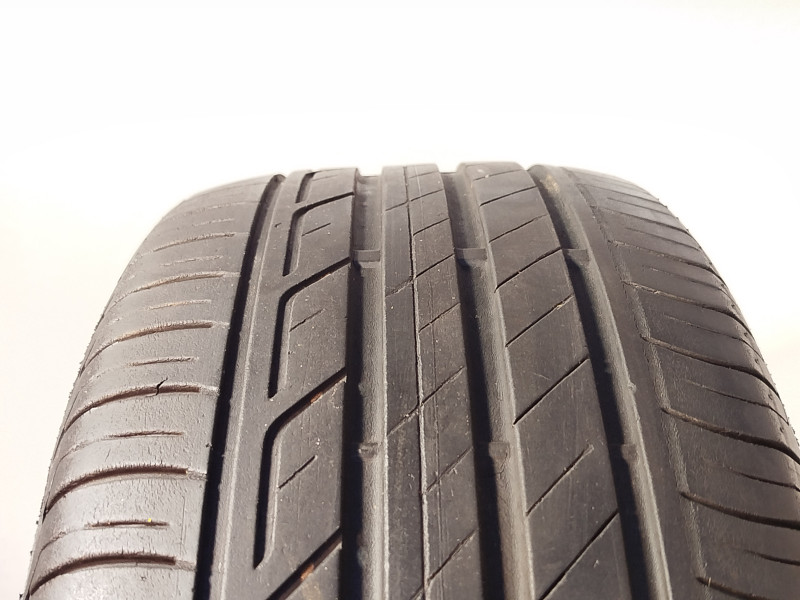 Bridgestone T001 pneumatiky
